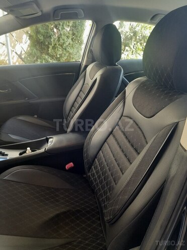 Toyota Avensis 2012, 185,600 km - 2.2 л - Bakı