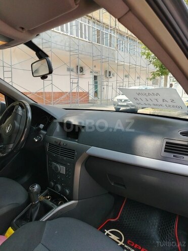 Opel Astra 2004, 250,000 km - 1.4 л - Gəncə