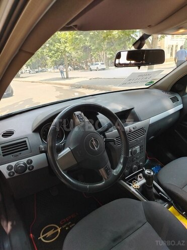 Opel Astra 2004, 250,000 km - 1.4 л - Gəncə