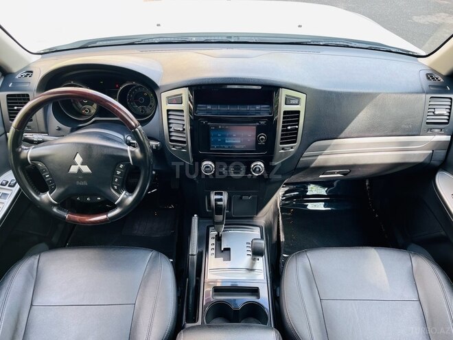 Mitsubishi Pajero 2017, 136,000 km - 3.0 л - Bakı