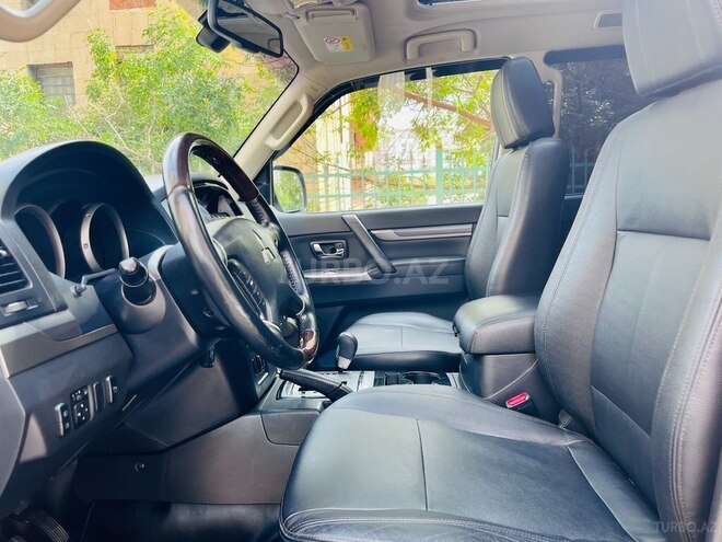 Mitsubishi Pajero 2017, 136,000 km - 3.0 л - Bakı