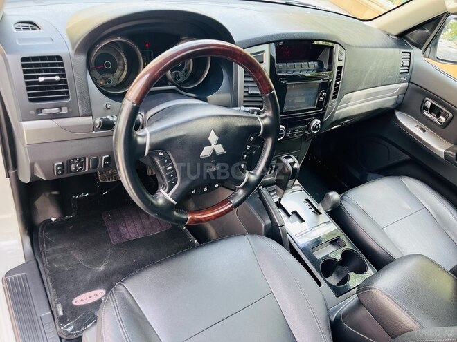 Mitsubishi Pajero 2017, 136,000 km - 3.0 л - Bakı