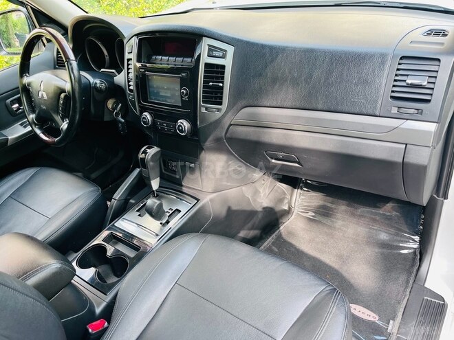 Mitsubishi Pajero 2017, 136,000 km - 3.0 л - Bakı