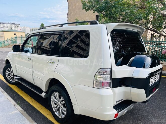 Mitsubishi Pajero 2017, 136,000 km - 3.0 л - Bakı