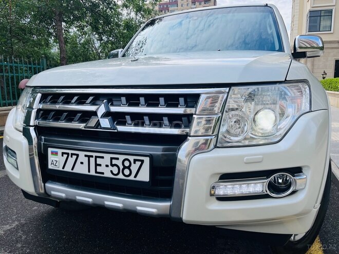 Mitsubishi Pajero 2017, 136,000 km - 3.0 л - Bakı