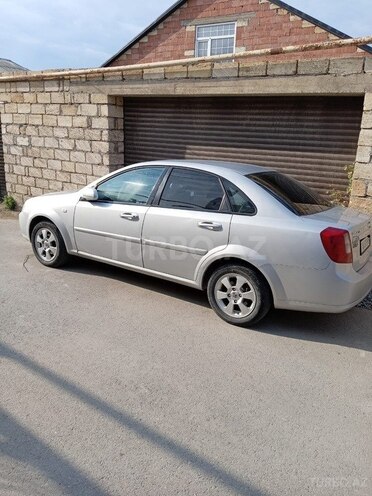 Chevrolet Lacetti-2
