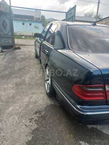 Mercedes E 280 1999, 364,179 km - 2.8 l - Bakı