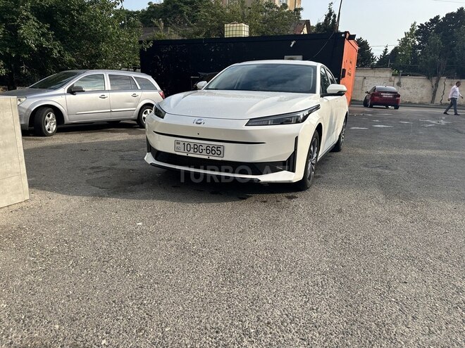 Changan Qiyuan A05 2024, 6,100 km - 1.5 л - Bakı