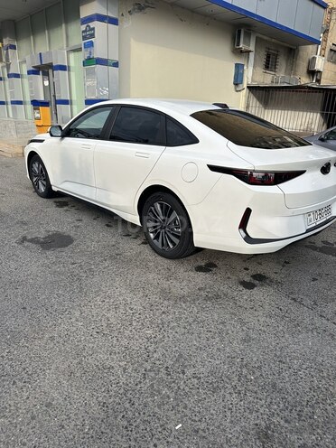 Changan Qiyuan A05 2024, 6,100 km - 1.5 л - Bakı