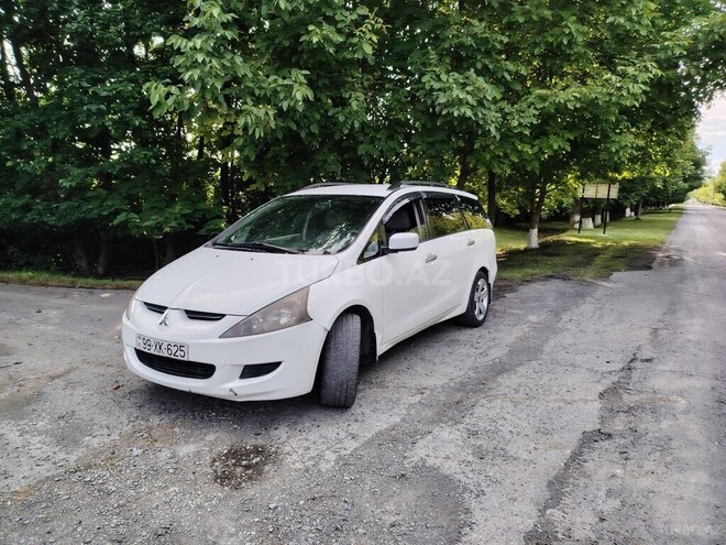 Mitsubishi Grandis 2005, 373,000 km - 2.4 l - Qax