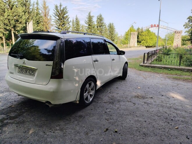 Mitsubishi Grandis 2005, 373,000 km - 2.4 l - Qax
