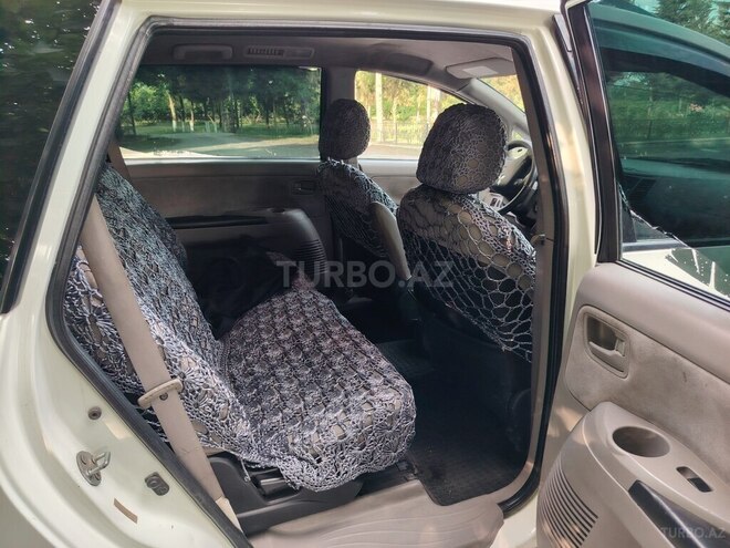 Mitsubishi Grandis 2005, 373,000 km - 2.4 l - Qax