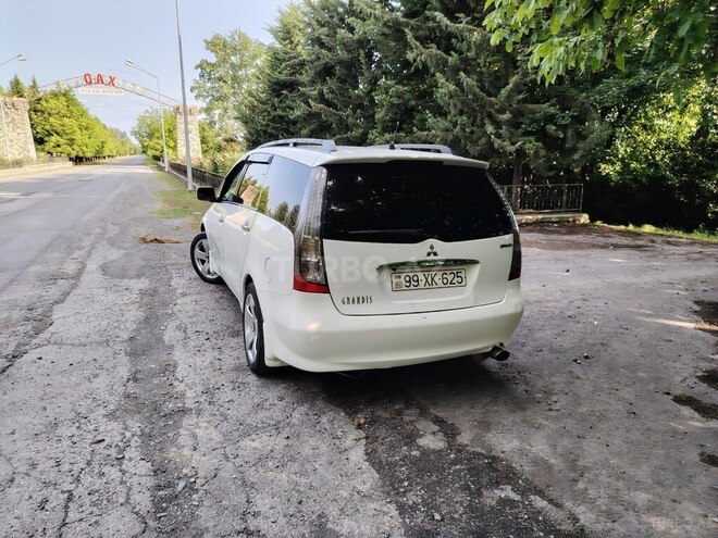 Mitsubishi Grandis 2005, 373,000 km - 2.4 l - Qax
