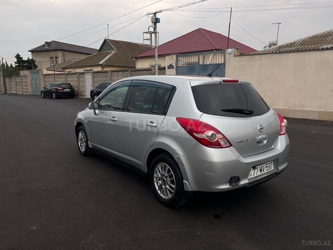Nissan Tiida-3