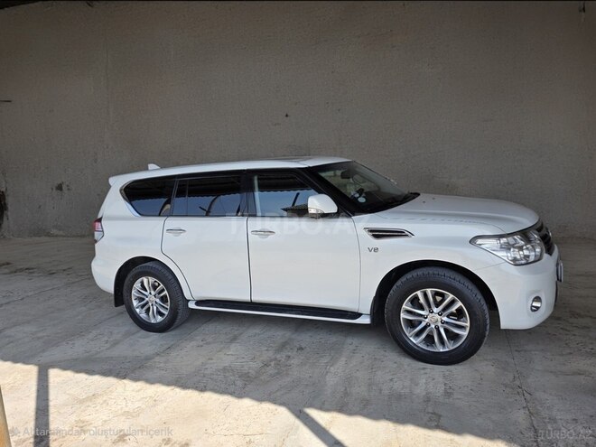 Nissan Patrol 2013, 52,000 km - 5.6 l - Bakı