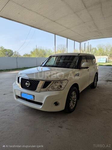 Nissan Patrol 2013, 52,000 km - 5.6 l - Bakı