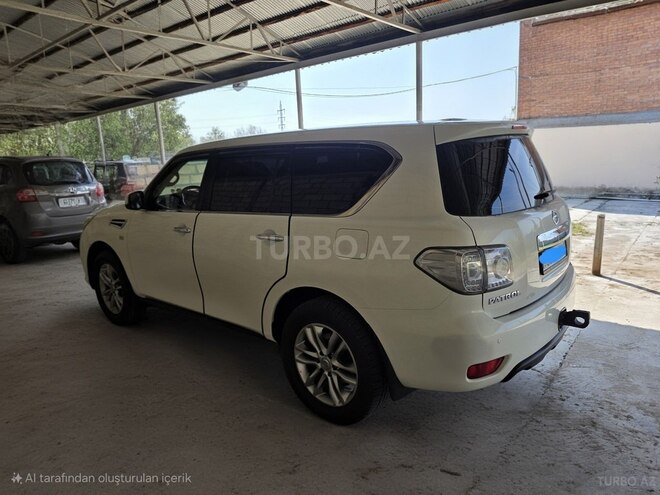 Nissan Patrol 2013, 52,000 km - 5.6 l - Bakı
