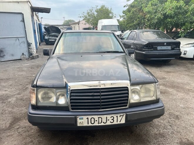 Mercedes E 230 1986, 355,000 km - 2.3 l - Bakı