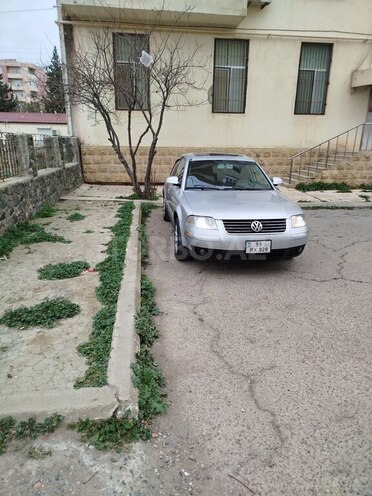 Volkswagen Passat 2003, 550,901 km - 1.8 л - Şirvan