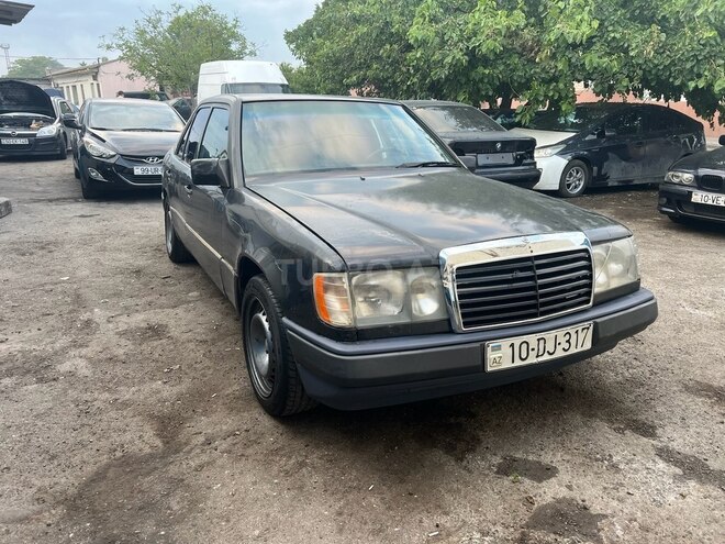 Mercedes E 230 1986, 355,000 km - 2.3 l - Bakı