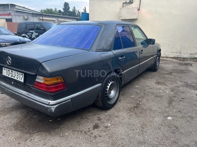 Mercedes E 230 1986, 355,000 km - 2.3 l - Bakı