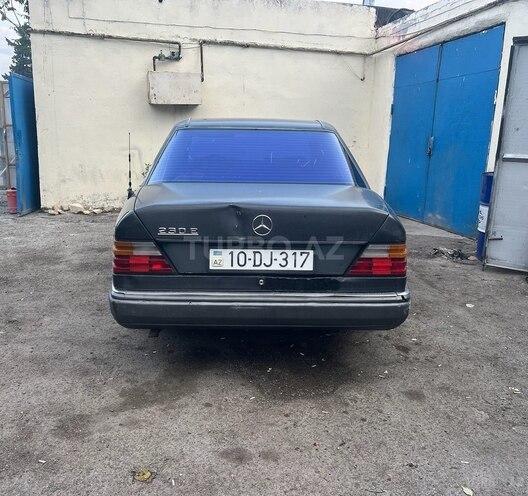 Mercedes E 230 1986, 355,000 km - 2.3 l - Bakı