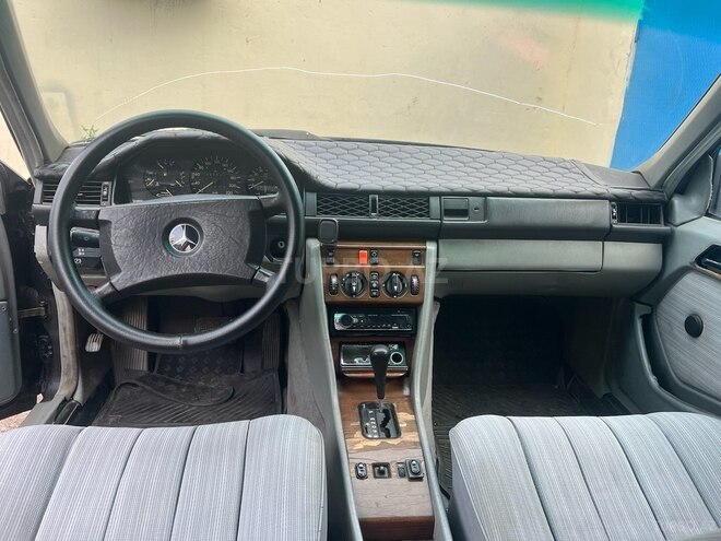 Mercedes E 230 1986, 355,000 km - 2.3 l - Bakı