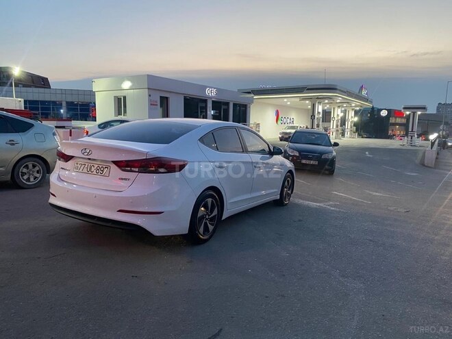 Hyundai Avante 2016, 205,147 km - 1.6 л - Bakı