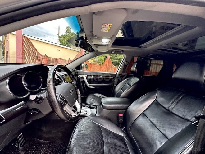 Kia Sorento-12