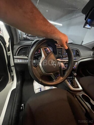 Hyundai Avante 2016, 205,147 km - 1.6 л - Bakı