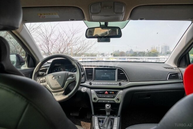 Hyundai Avante 2016, 205,147 km - 1.6 л - Bakı