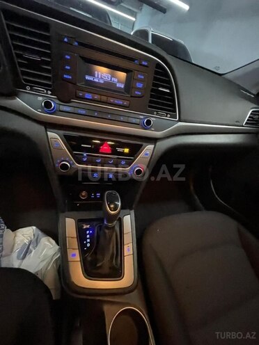 Hyundai Avante 2016, 205,147 km - 1.6 л - Bakı