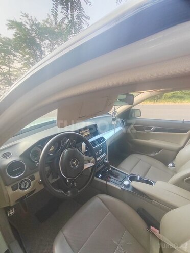 Mercedes C 250 2011, 300,000 km - 1.8 l - Tovuz