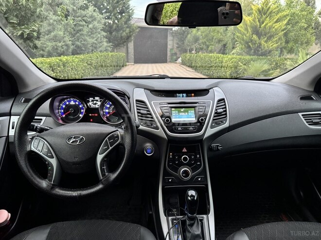 Hyundai Elantra 2015, 186,680 km - 1.8 l - Bakı
