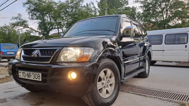 Mitsubishi Pajero 2005, 319,000 km - 3.0 l - Sumqayıt