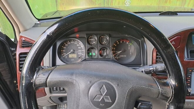 Mitsubishi Pajero 2005, 319,000 km - 3.0 l - Sumqayıt
