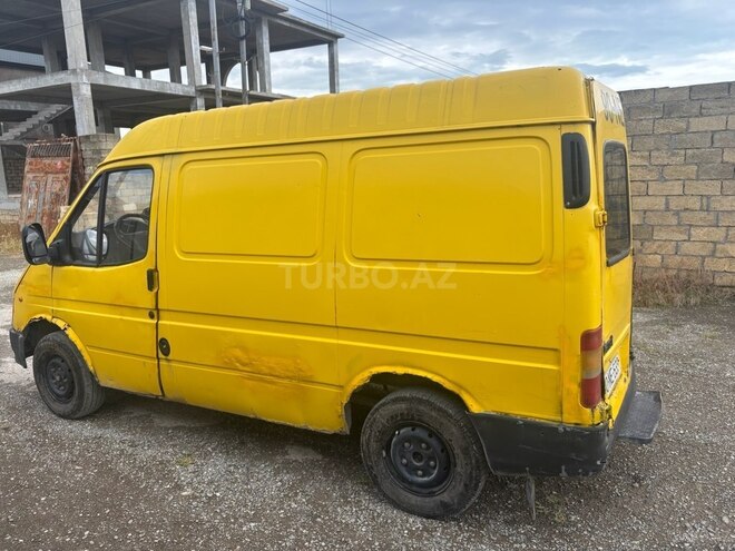 Ford Transit-2