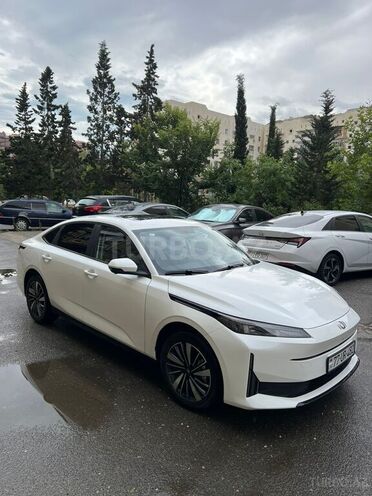 Changan Qiyuan A05 2024, 12,000 km - 1.5 л - Bakı
