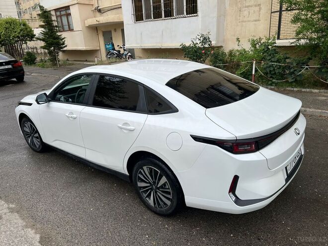 Changan Qiyuan A05 2024, 12,000 km - 1.5 л - Bakı