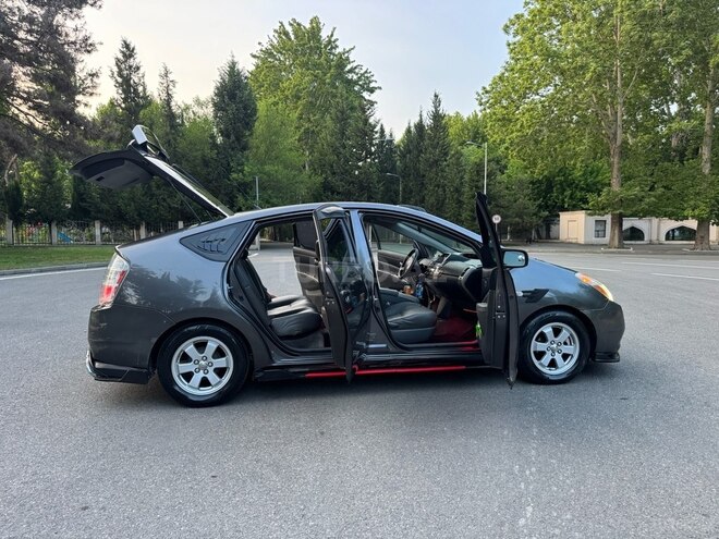Toyota Prius 2007, 360,000 km - 1.5 l - Yevlax
