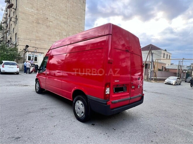 Ford Transit-6