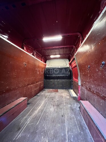 Ford Transit-11