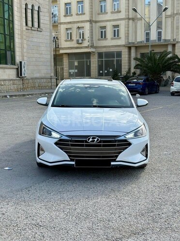 Hyundai Elantra-3