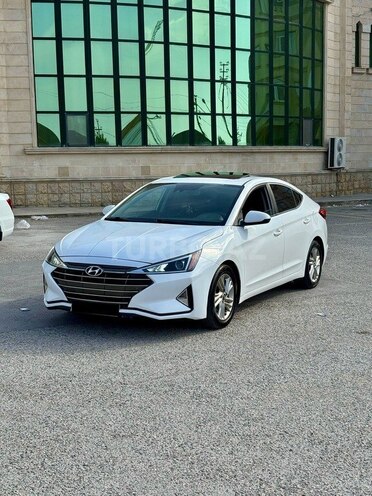 Hyundai Elantra-1