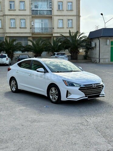 Hyundai Elantra-2