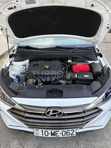 Hyundai Elantra-9