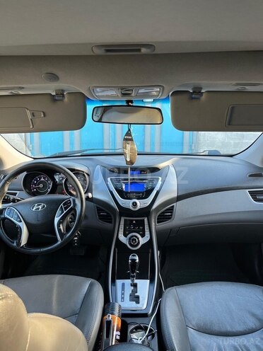 Hyundai Elantra 2011, 241,402 km - 1.8 л - Şirvan