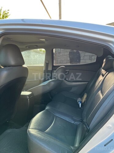 Hyundai Elantra 2011, 241,402 km - 1.8 л - Şirvan