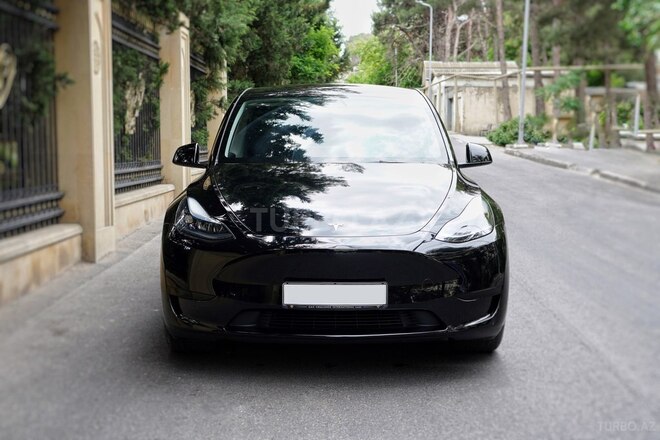 Tesla Model Y-2