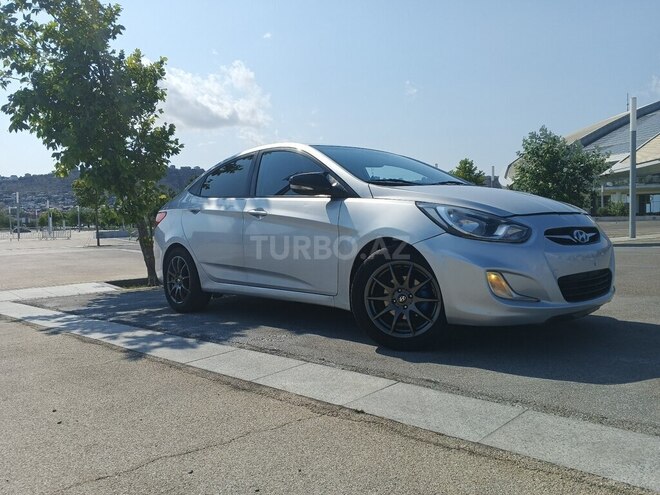 Hyundai Accent 2012, 300,000 km - 1.6 l - Bakı